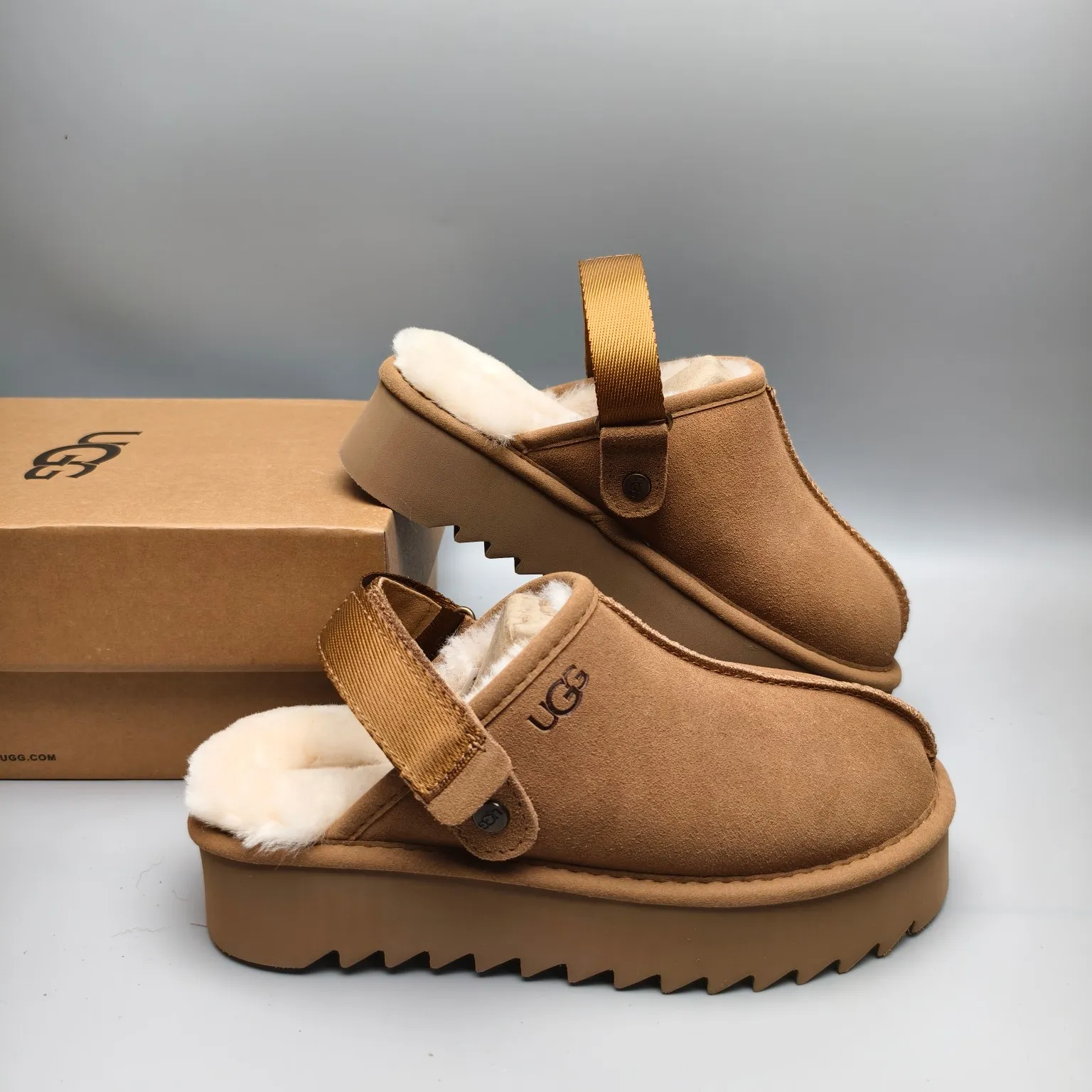 💰440 UGG sheepskin all-in-one snow boots 6734 thick-soled magic buckle dual-purpose slippers Color: Maroon Black Chocolate Matching code: 35-40